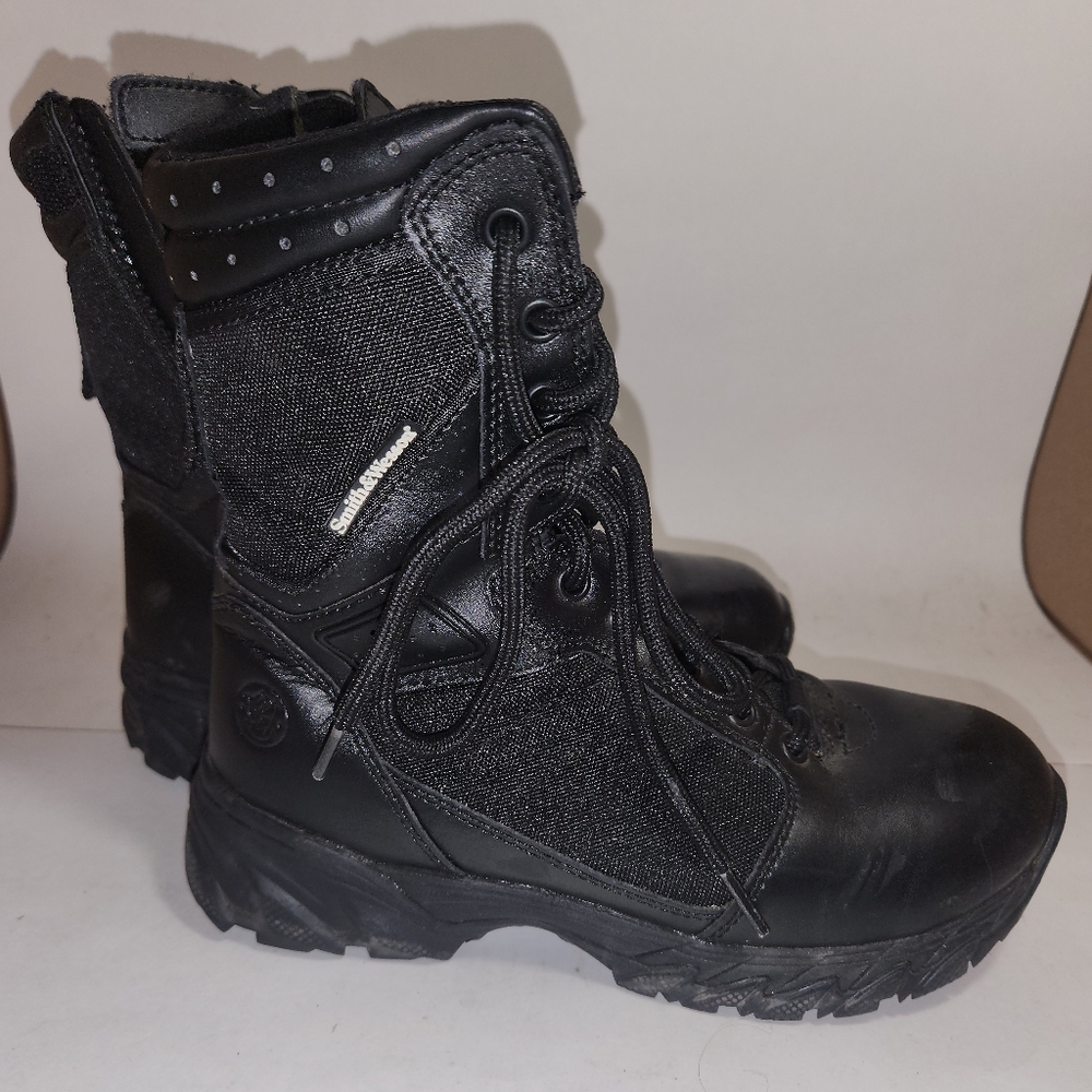 Smith & Wesson Women’s Tactical Side Zip Boots Size 6 Black